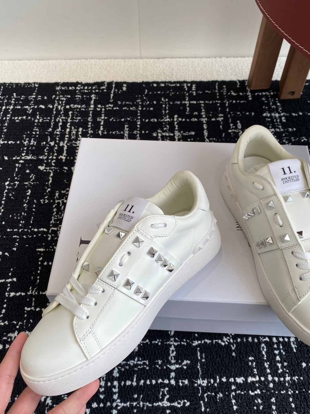 LuxluxHouse Best Quality Shoes Valentino