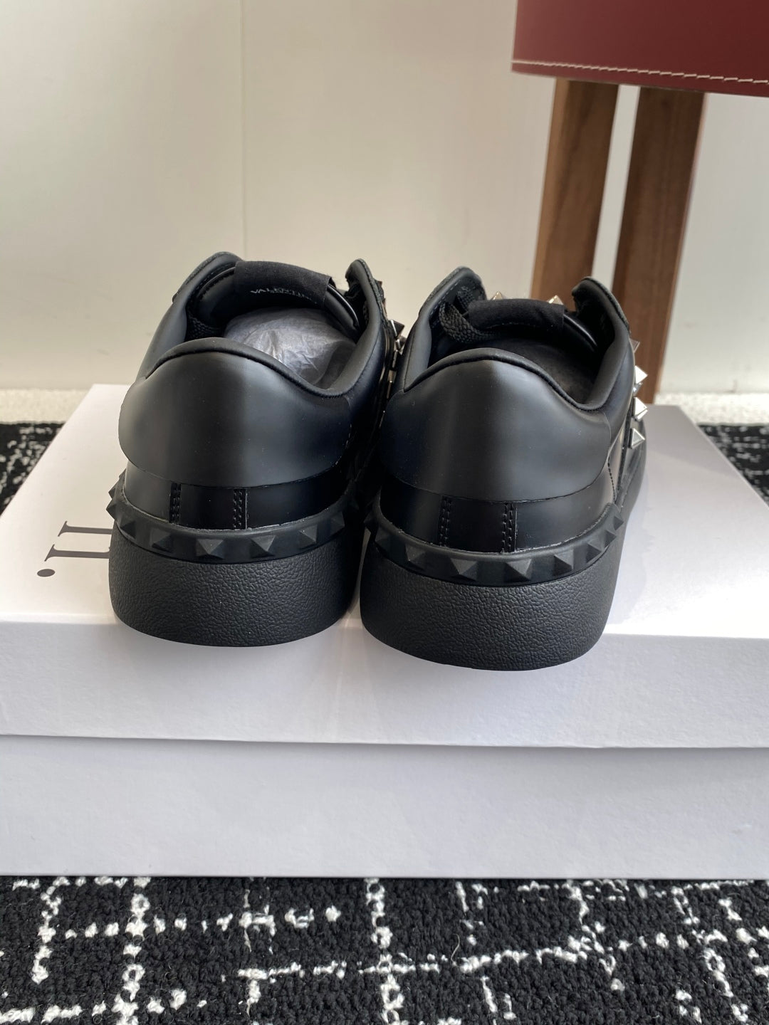LuxluxHouse Best Quality Shoes Valentino