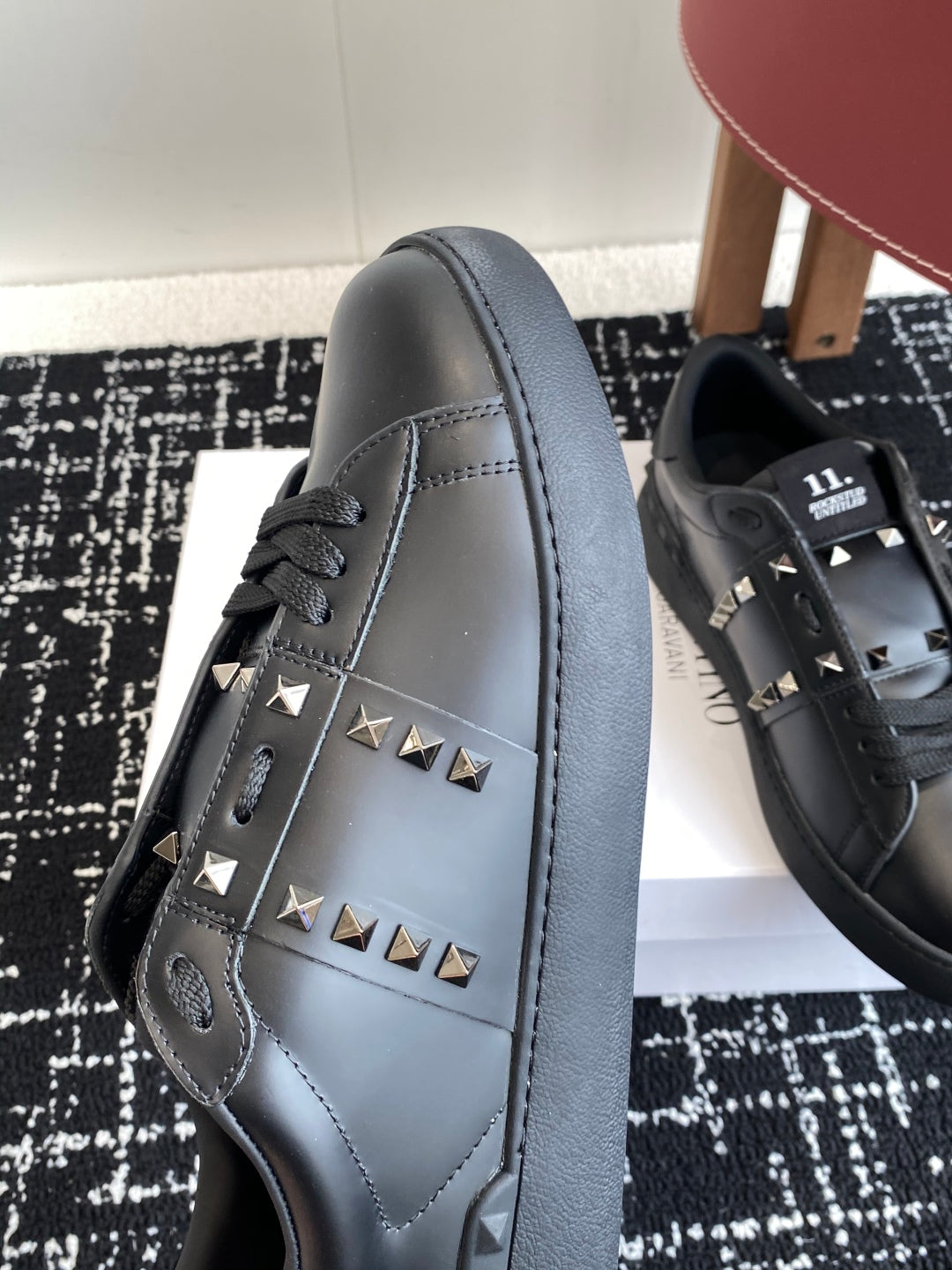 LuxluxHouse Best Quality Shoes Valentino