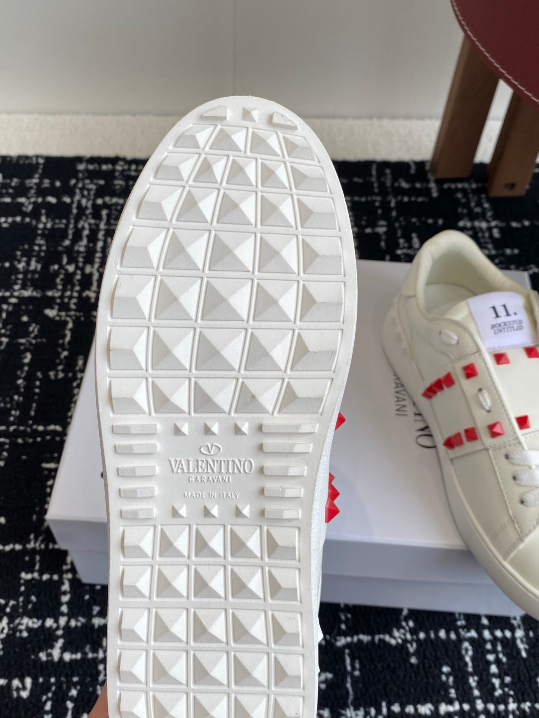LuxluxHouse Best Quality Shoes Valentino