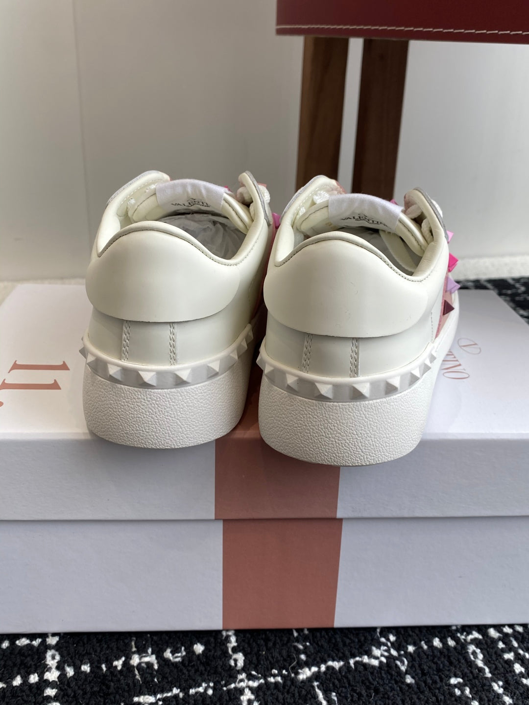 LuxluxHouse Best Quality Shoes Valentino