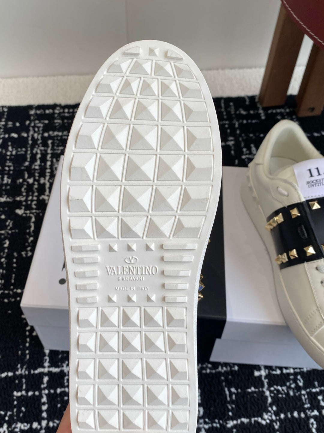 LuxluxHouse Best Quality Shoes Valentino