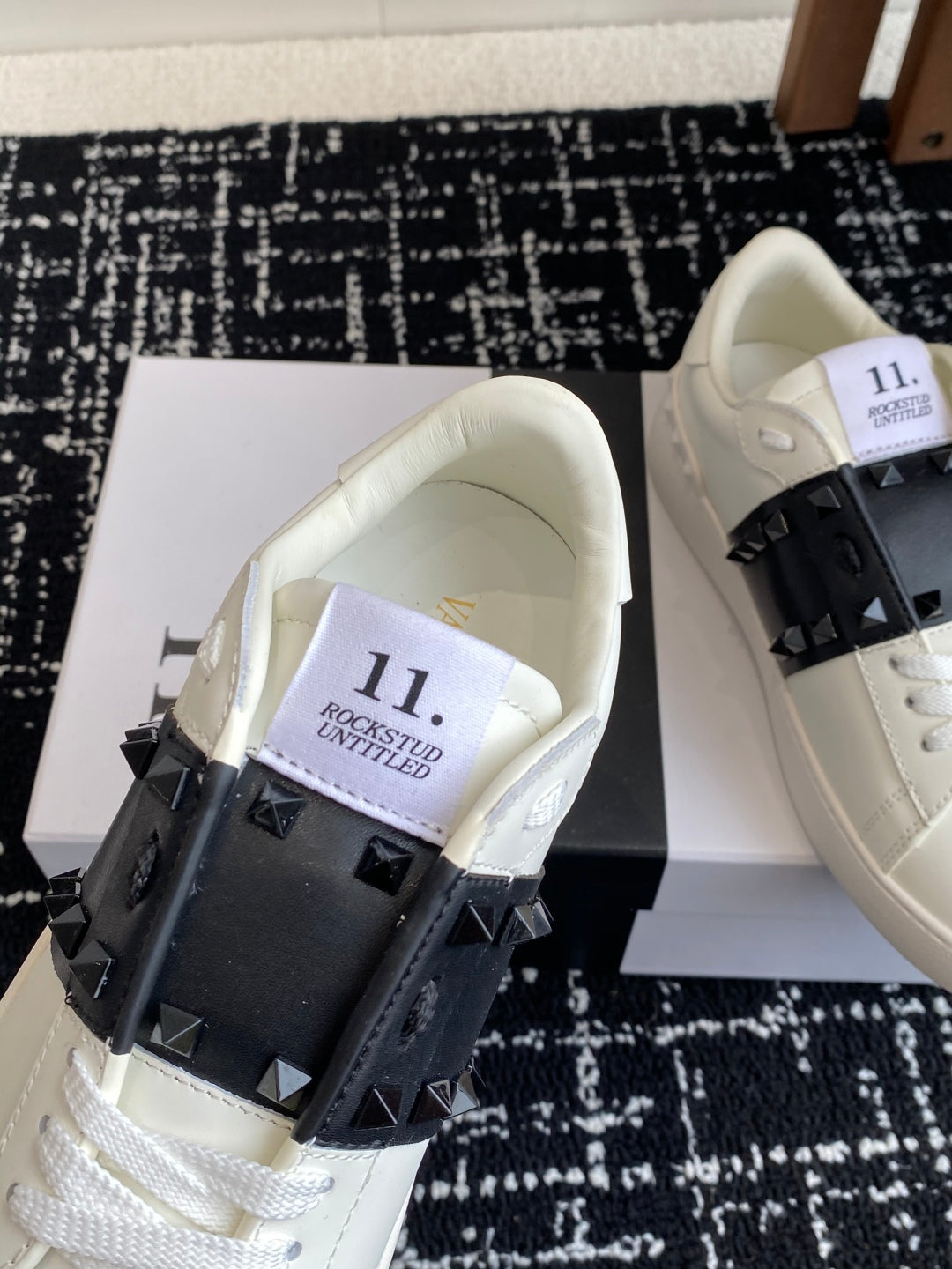 LuxluxHouse Best Quality Valentino Women Shoes