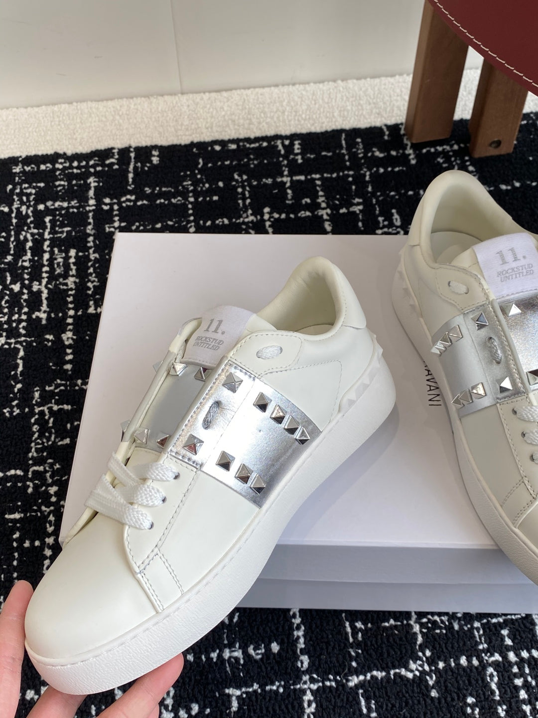 LuxluxHouse Best Quality Shoes Valentino