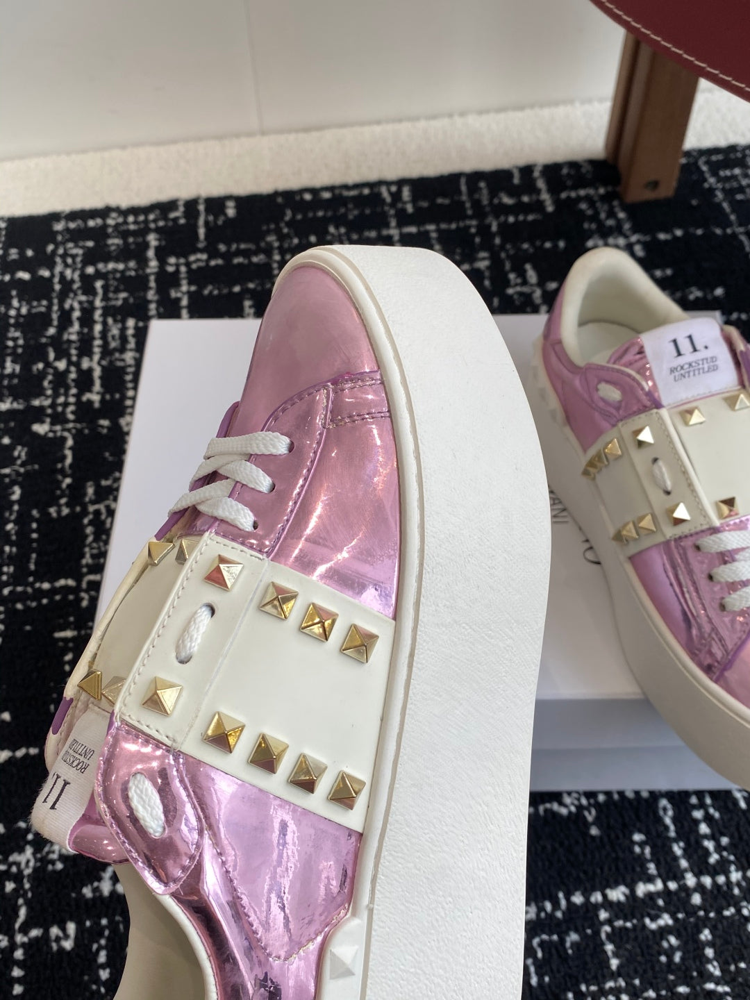 LuxluxHouse Best Quality Shoes Valentino