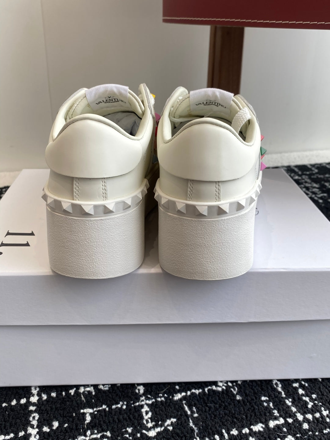 LuxluxHouse Best Quality Shoes Valentino