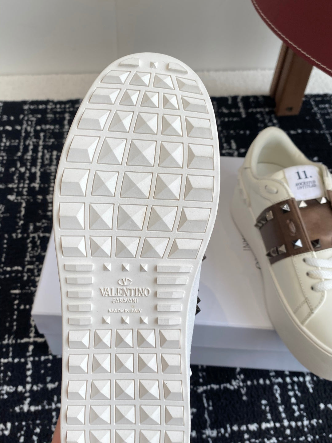 LuxluxHouse Best Quality Shoes Valentino