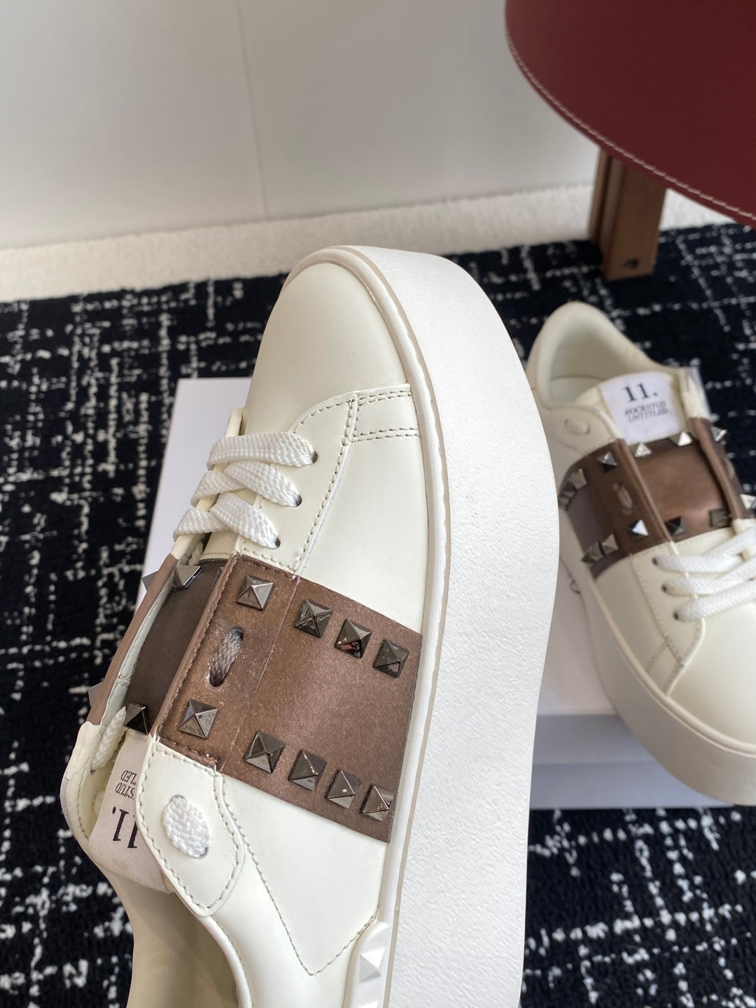 LuxluxHouse Best Quality Shoes Valentino
