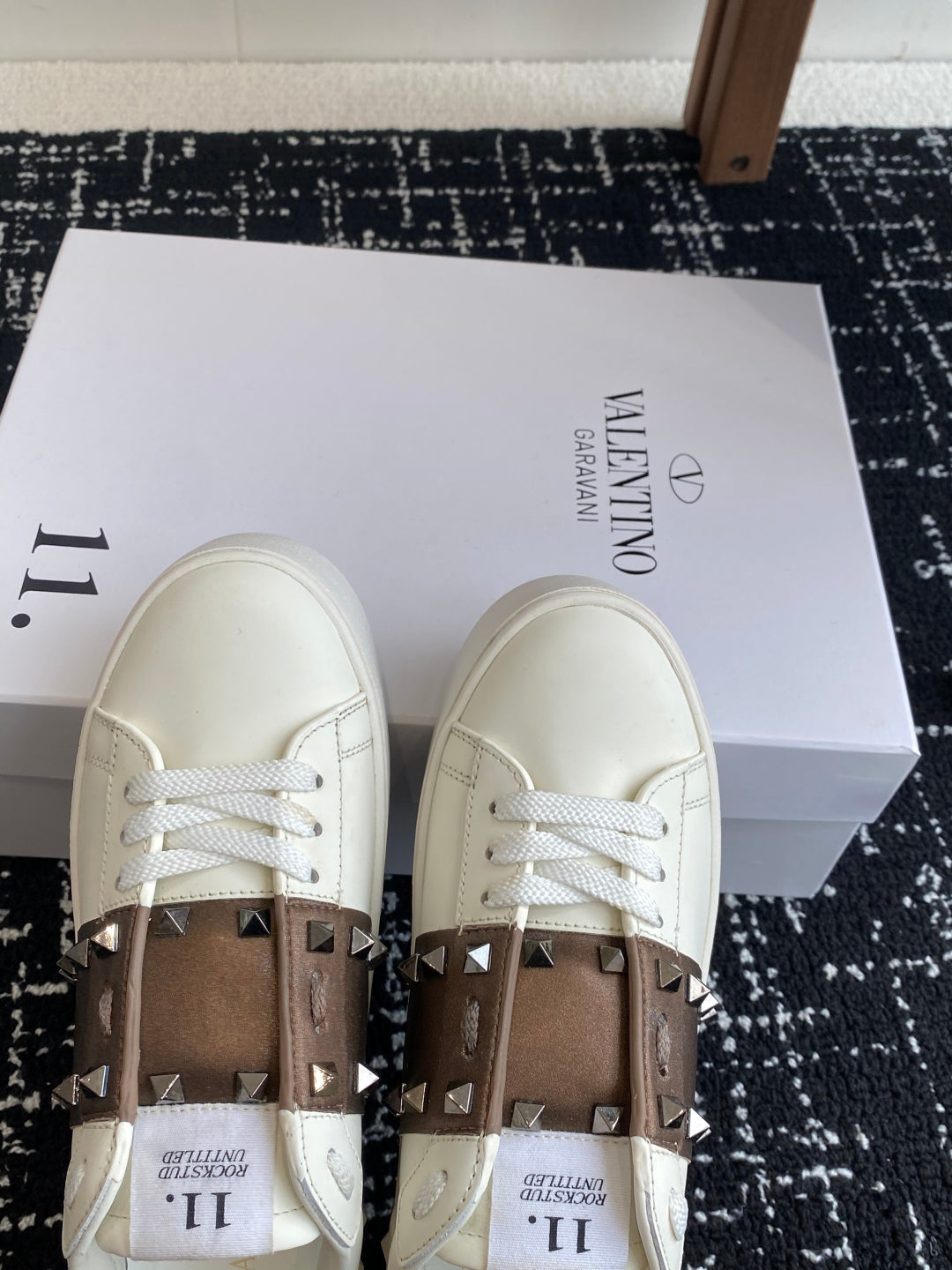 LuxluxHouse Best Quality Shoes Valentino