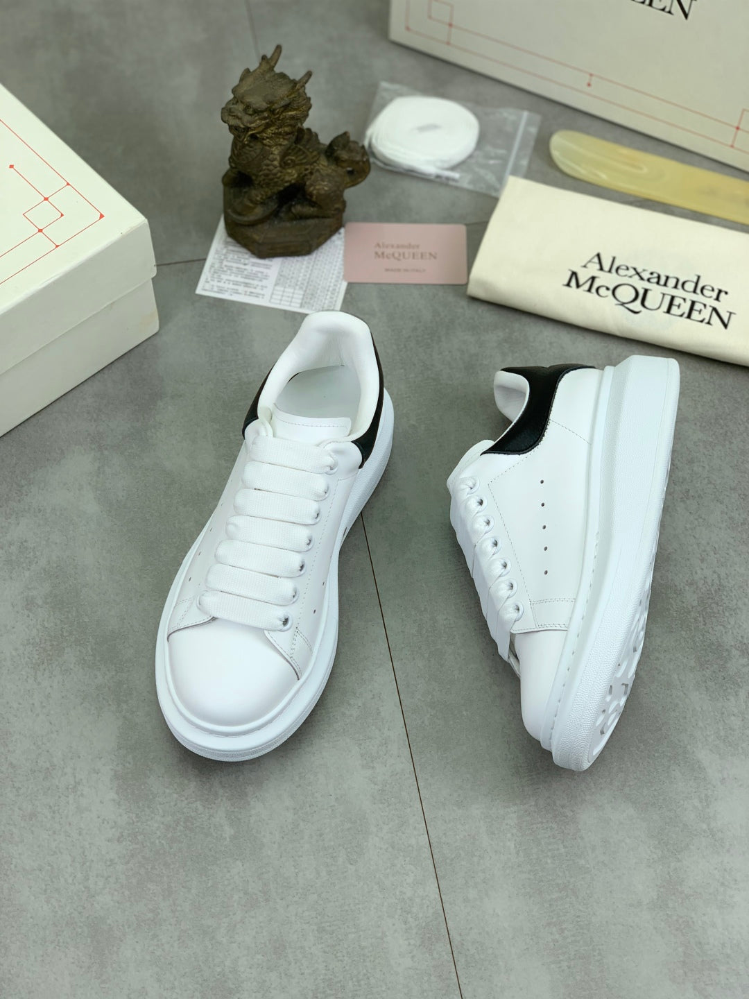 LuxluxHouse Best Quality Shoes Alexander McQueen