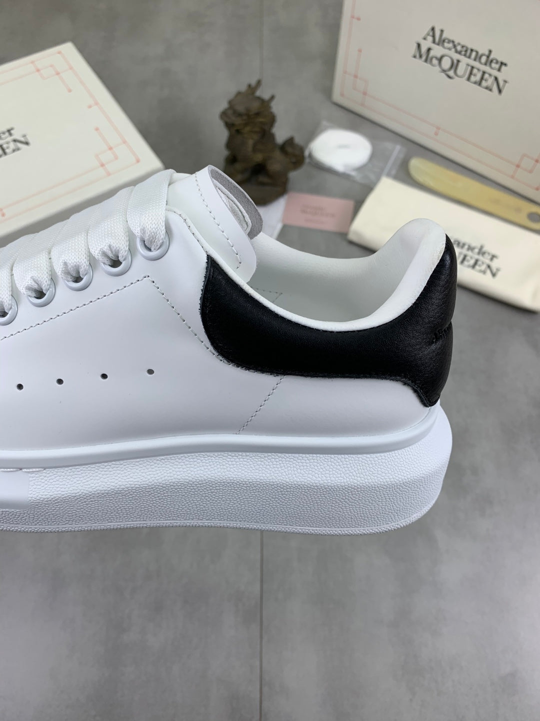 LuxluxHouse Best Quality Shoes Alexander McQueen