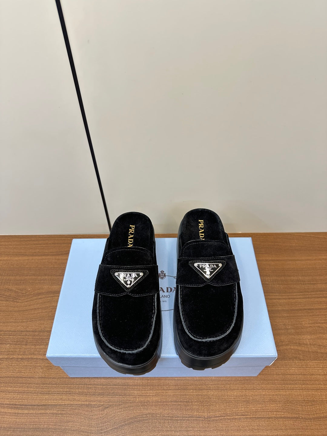 LuxluxHouse Best Quality Women Shoes Prada