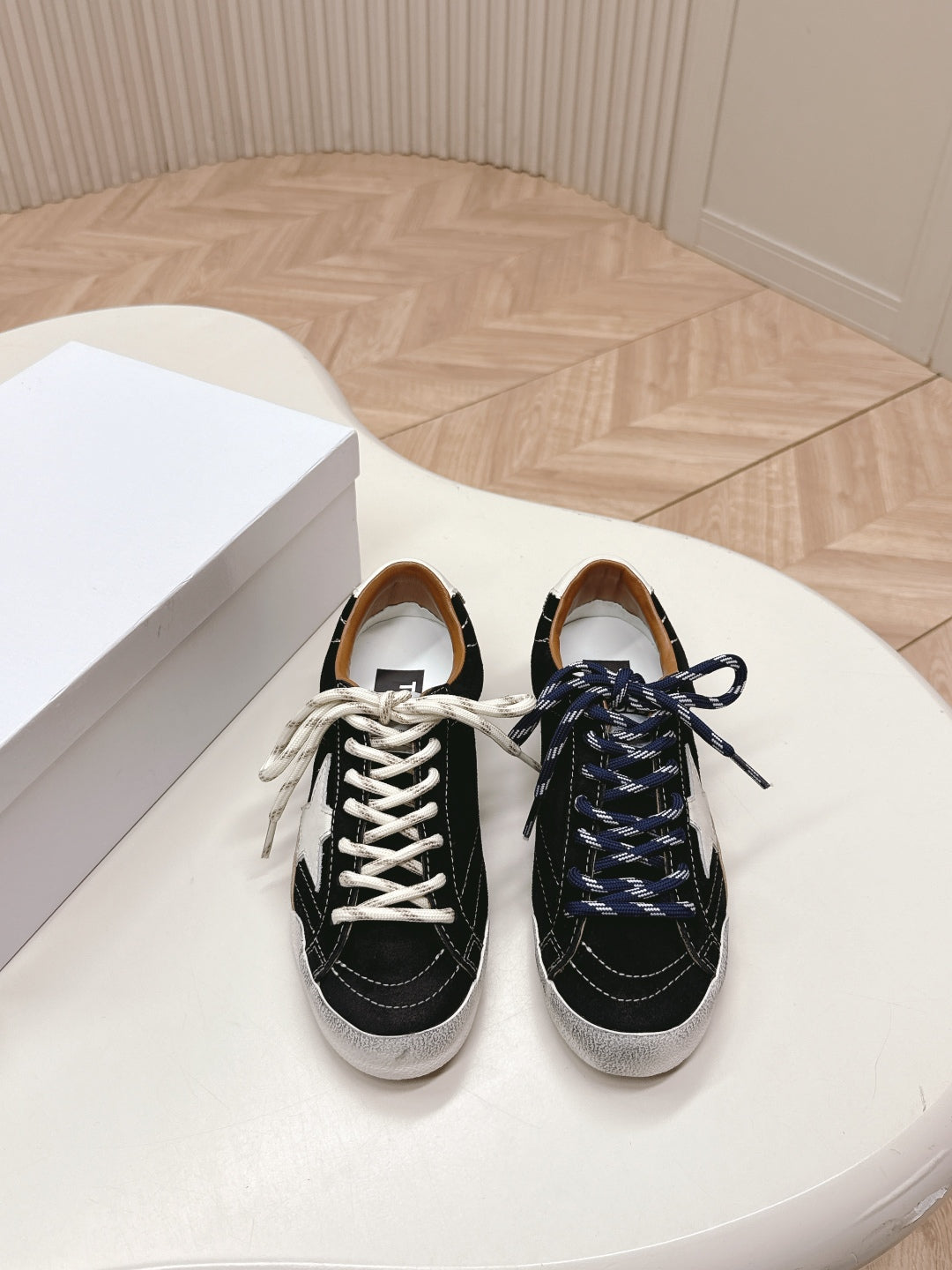 LuxluxHouse Best Quality Shoes Golden Goose