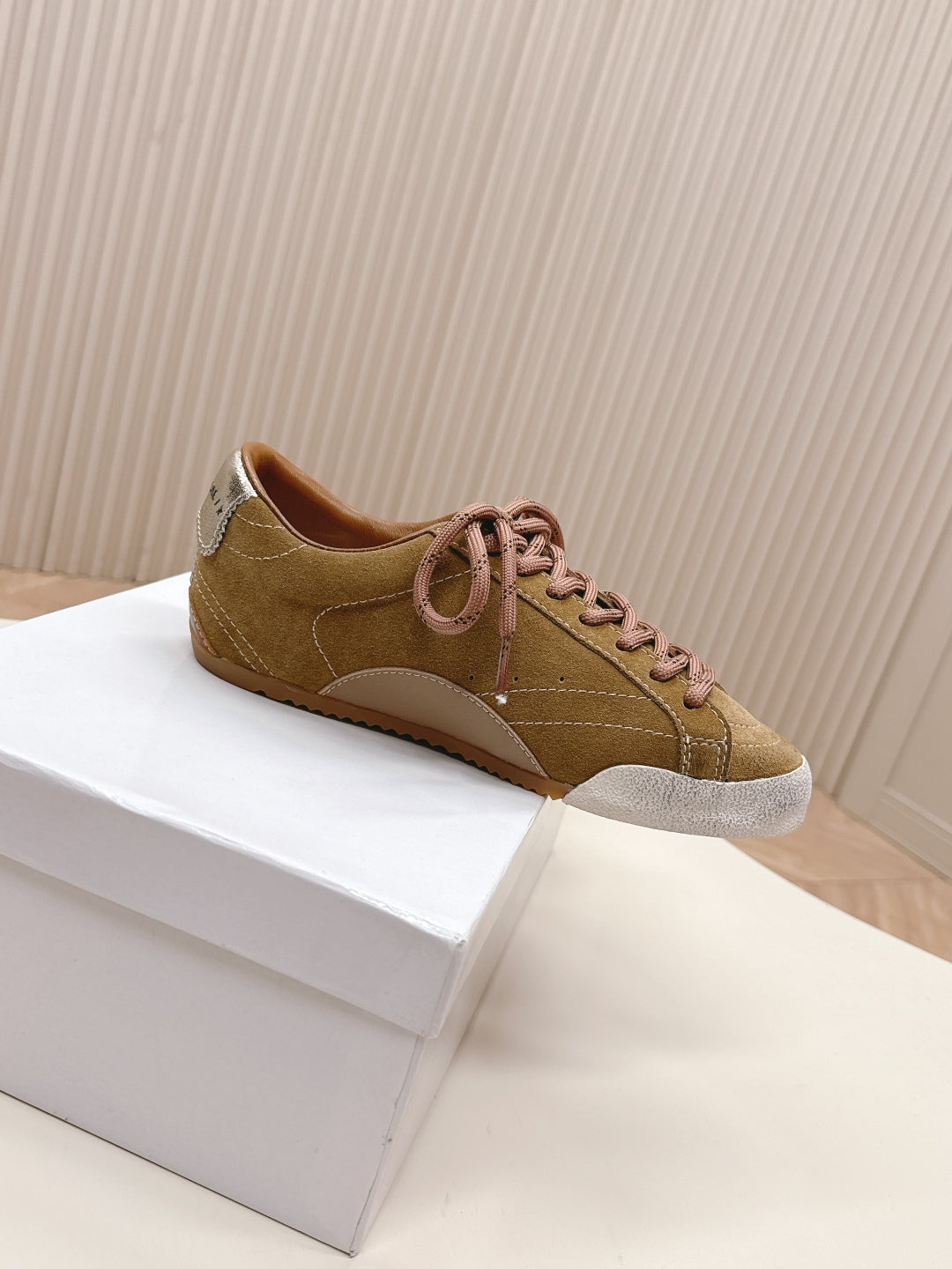 LuxluxHouse Best Quality Shoes Golden Goose
