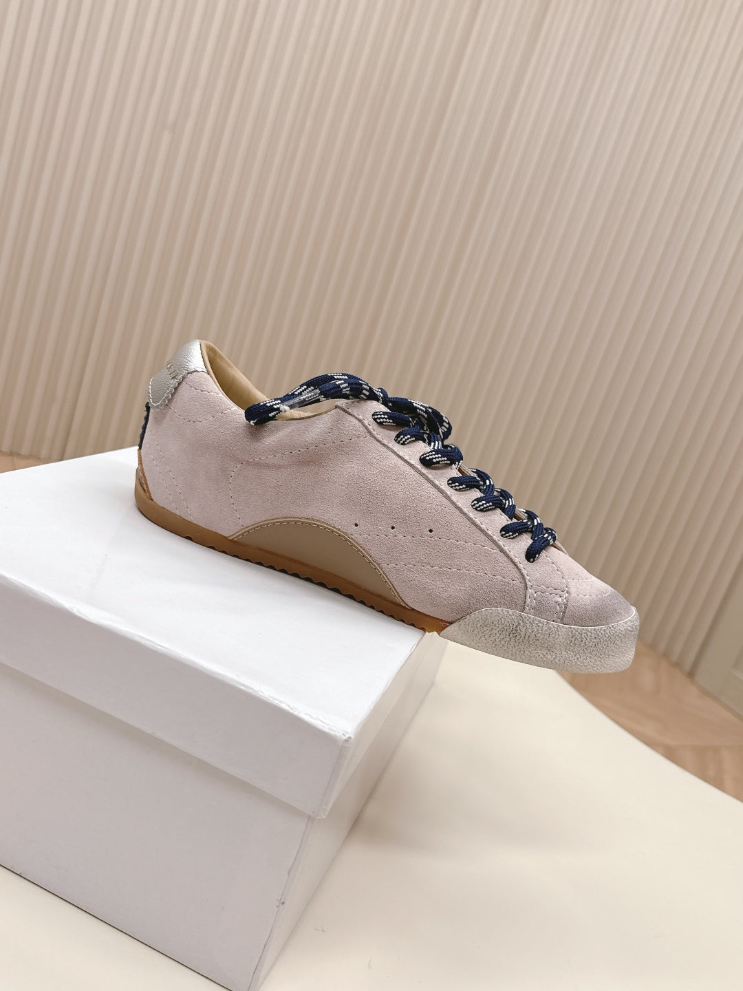 LuxluxHouse Best Quality Shoes Golden Goose