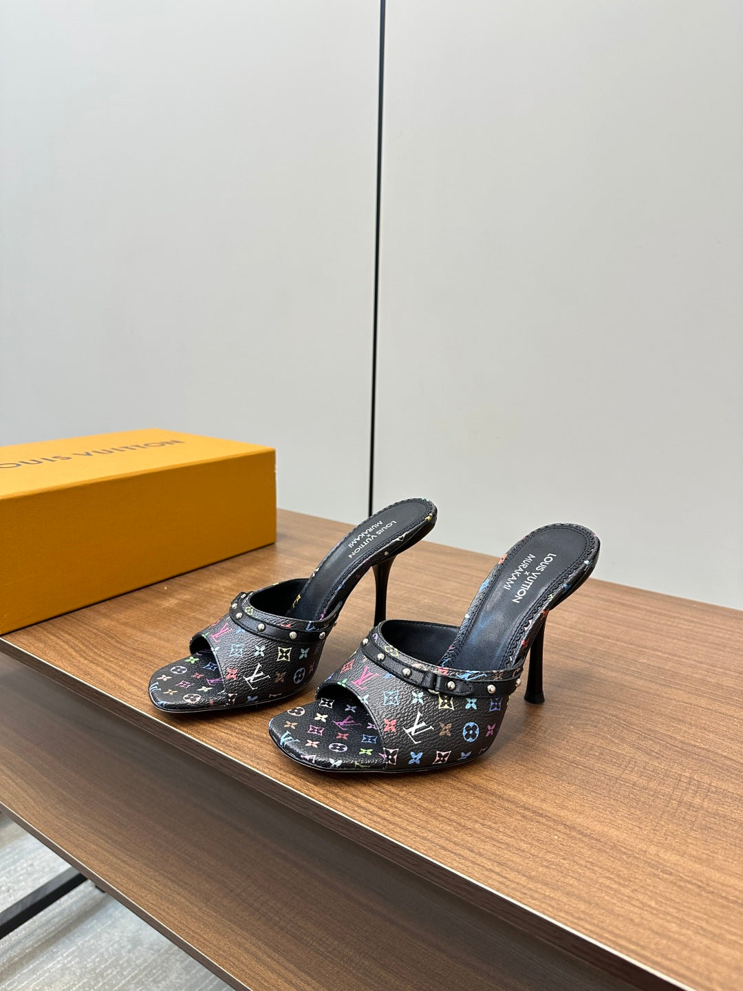 LuxluxHouse Best Quality Women Shoes Louis Vuitton
