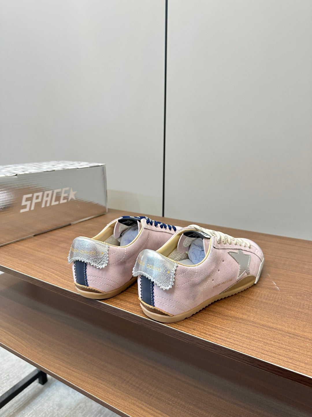 LuxluxHouse Best Quality Shoes Golden Goose