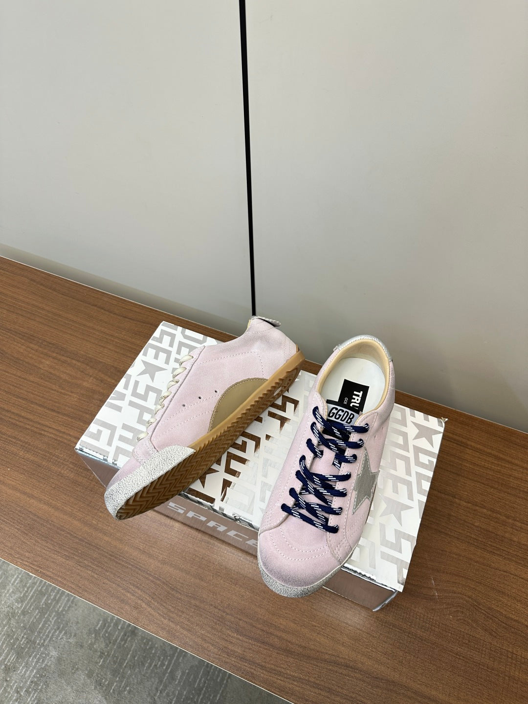 LuxluxHouse Best Quality Shoes Golden Goose