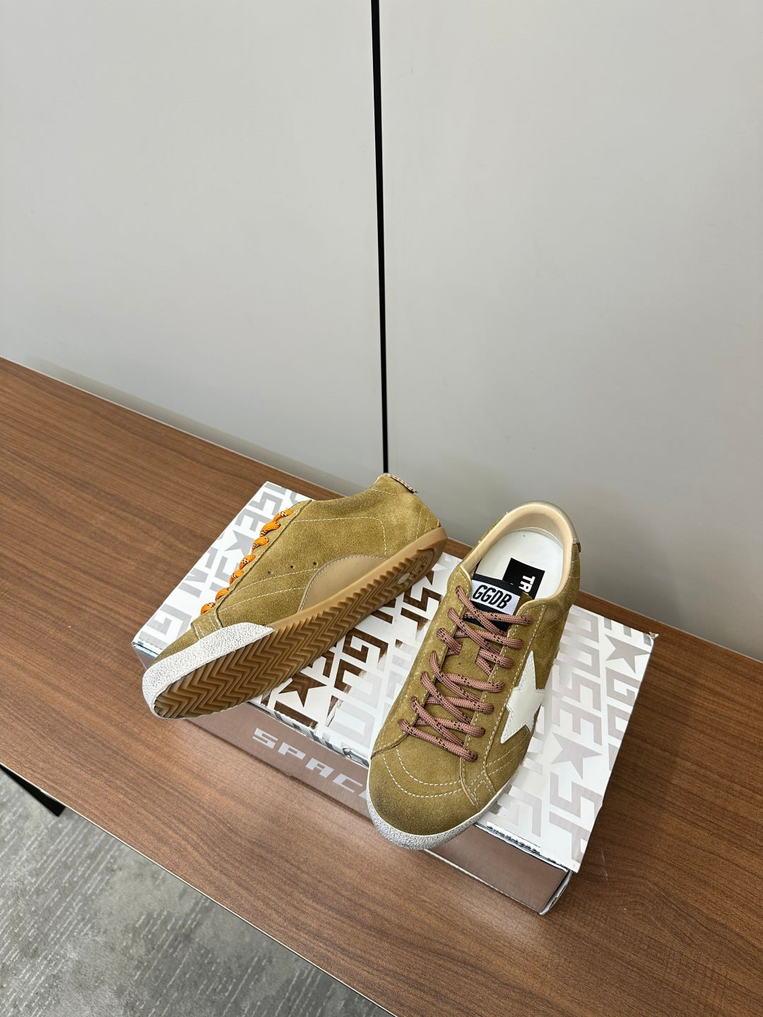 LuxluxHouse Best Quality Shoes Golden Goose