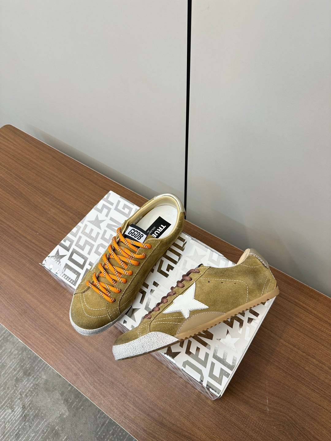 LuxluxHouse Best Quality Shoes Golden Goose