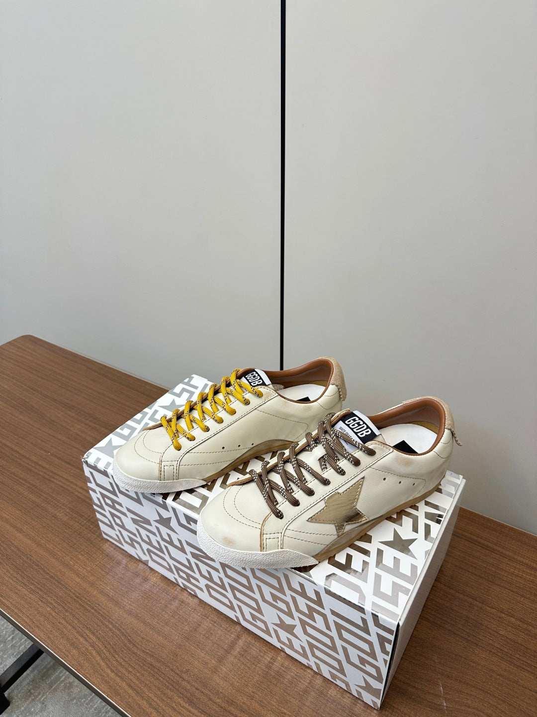 LuxluxHouse Best Quality Shoes Golden Goose