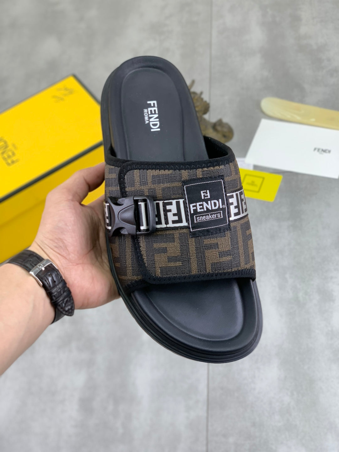 LuxluxHouse Best Quality Sandals Fendi