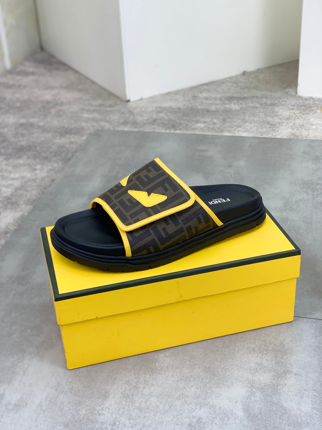 LuxluxHouse Best Quality Sandals Fendi