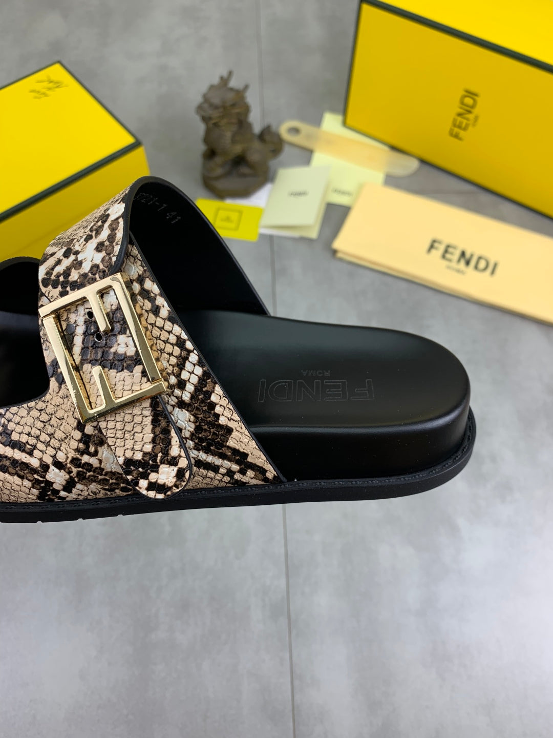 LuxluxHouse Best Quality Sandals Fendi
