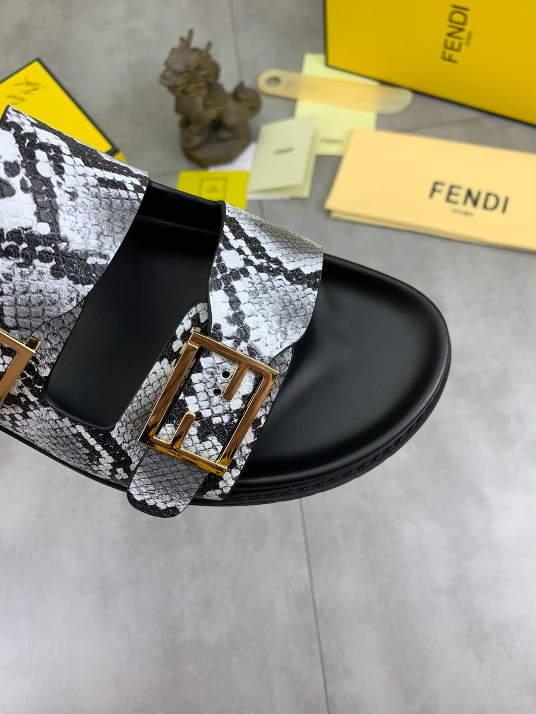 LuxluxHouse Best Quality Sandals Fendi