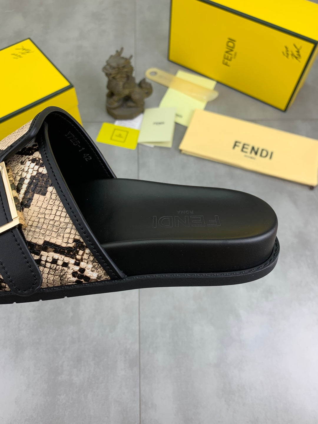 LuxluxHouse Best Quality Sandals Fendi