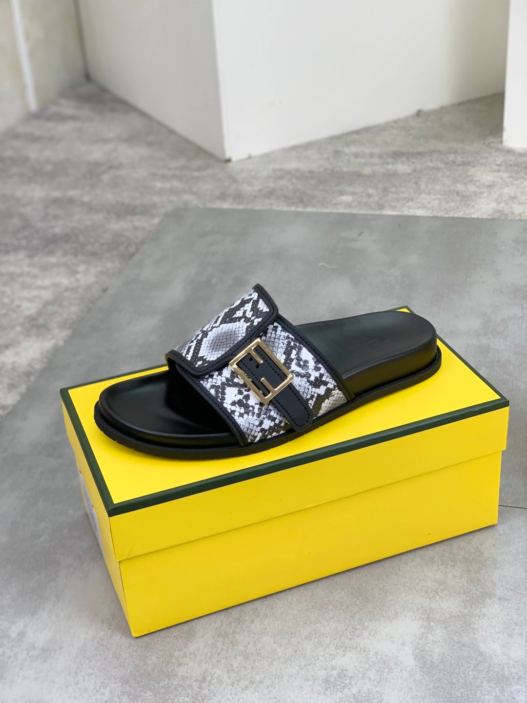 LuxluxHouse Best Quality Sandals Fendi