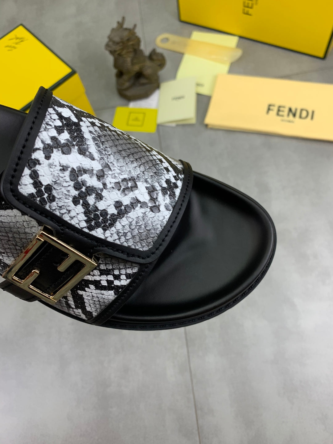LuxluxHouse Best Quality Sandals Fendi