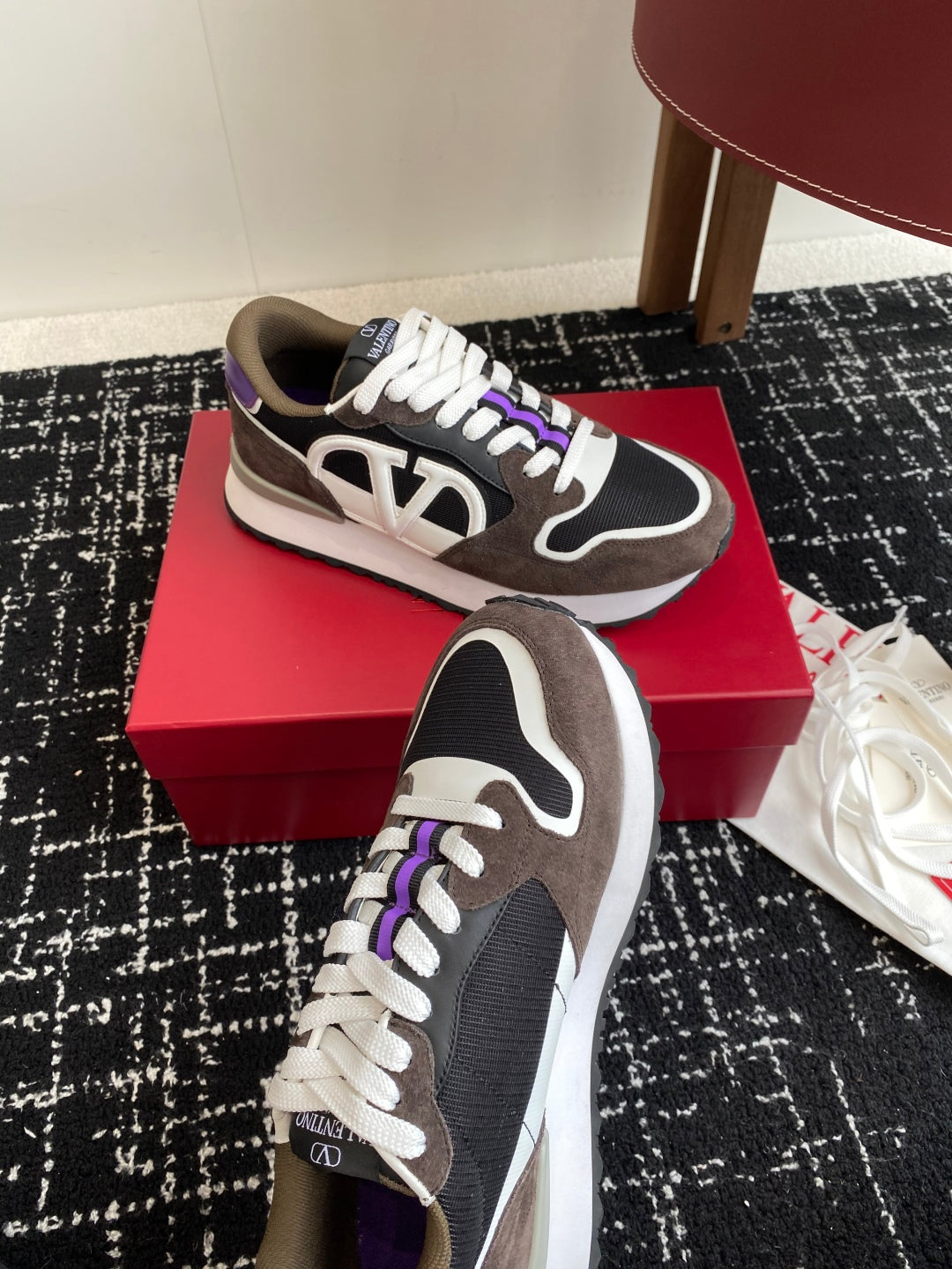 LuxluxHouse Best Quality Shoes Valentino