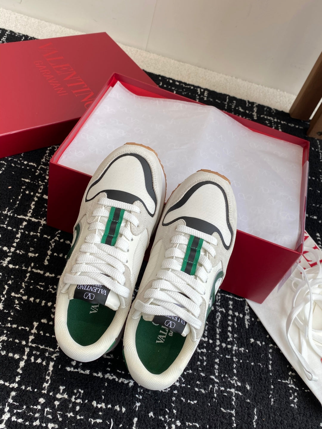 LuxluxHouse Best Quality Shoes Valentino