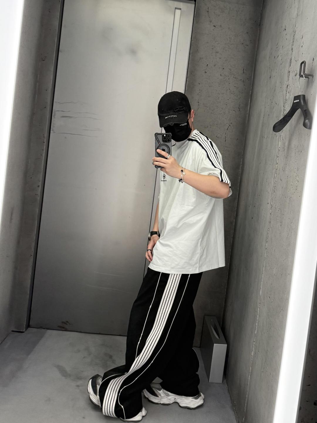 LuxluxHouse Best Quality Clothes Balenciaga T-shirt