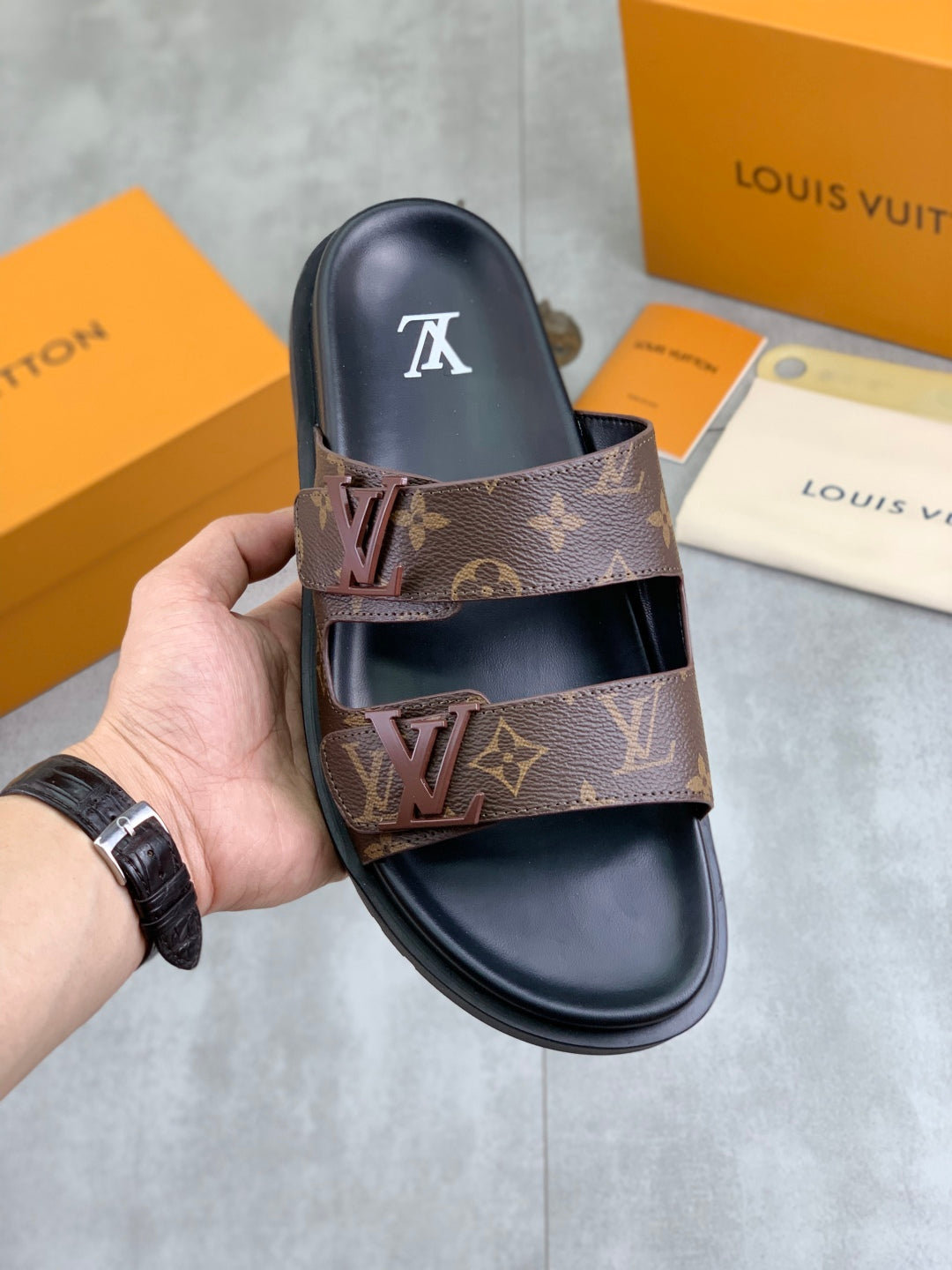 LuxluxHouse Best Quality Sandals Louis Vuitton