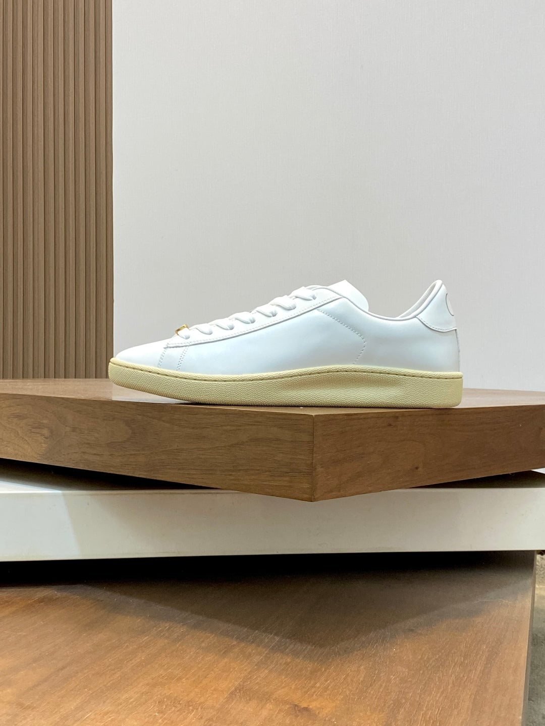 LuxluxHouse Best Quality Shoes Valentino