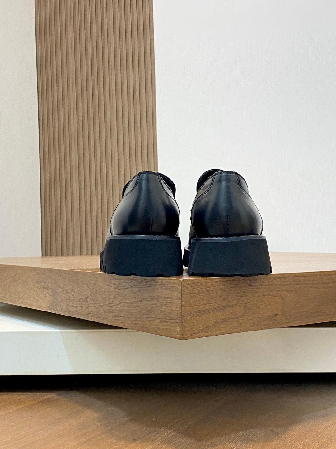 LuxluxHouse Best Quality Shoes Valentino