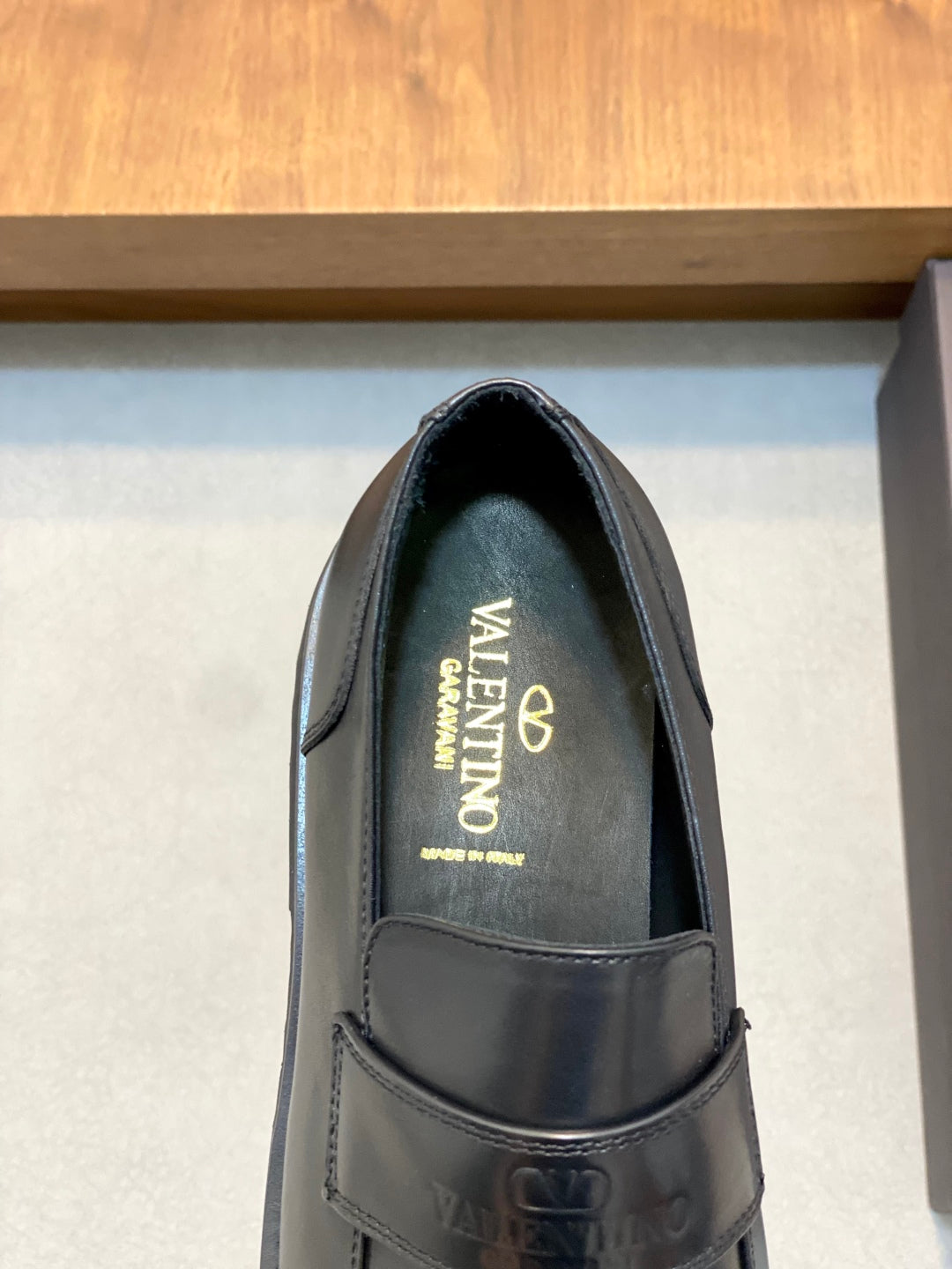 LuxluxHouse Best Quality Shoes Valentino