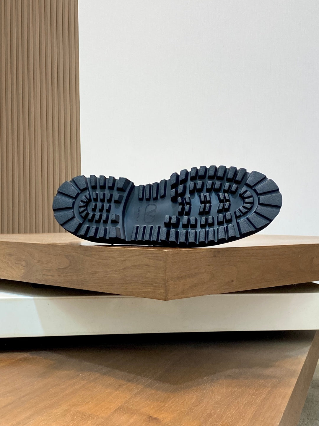 LuxluxHouse Best Quality Shoes Valentino