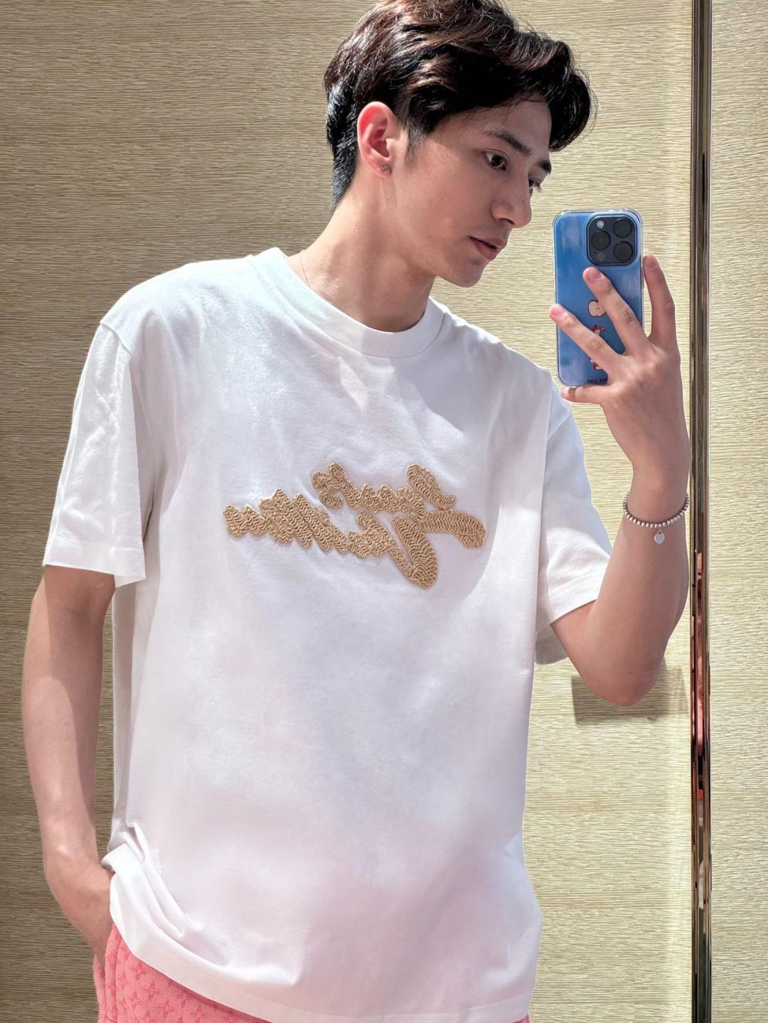 LuxluxHouse Best Quality Clothes T-shirt Louis Vuitton