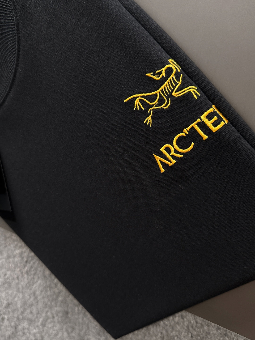 LuxluxHouse Best Quality Clothes T-shirt Arcteryx