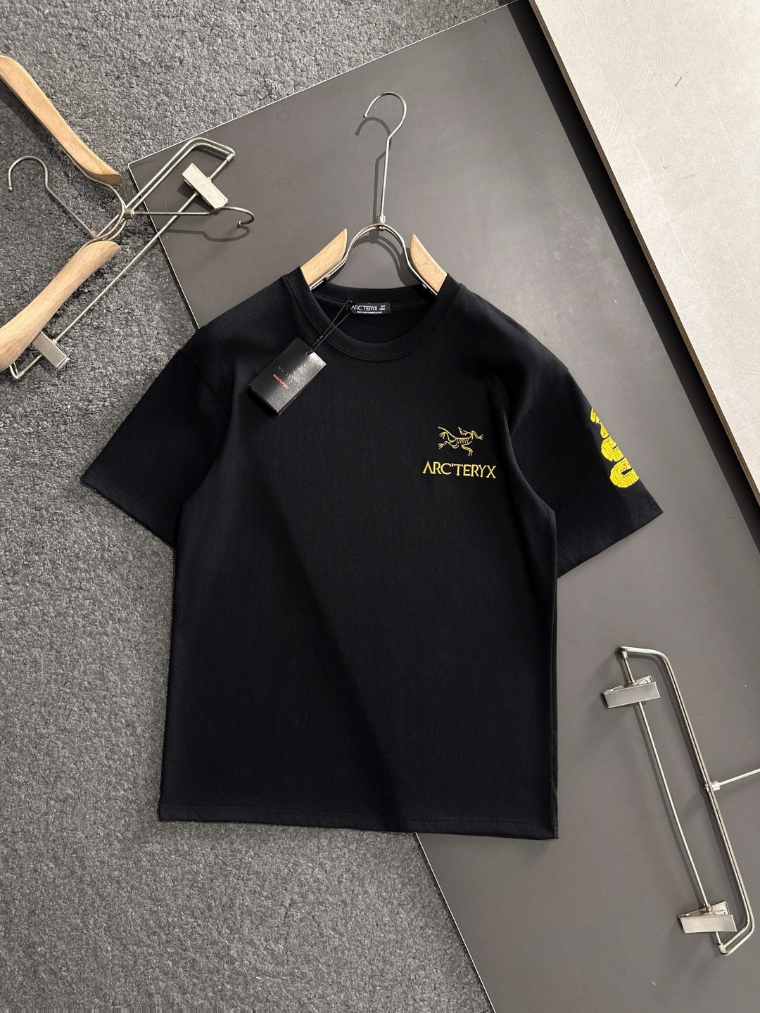 LuxluxHouse Best Quality Clothes T-shirt Arcteryx