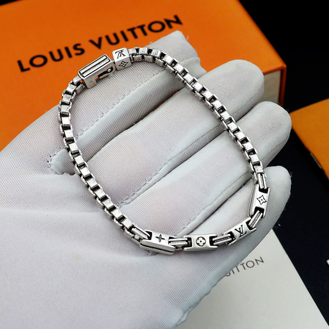 LuxluxHouse Best Quality Accessories Necklace Bracelet Louis Vuitton