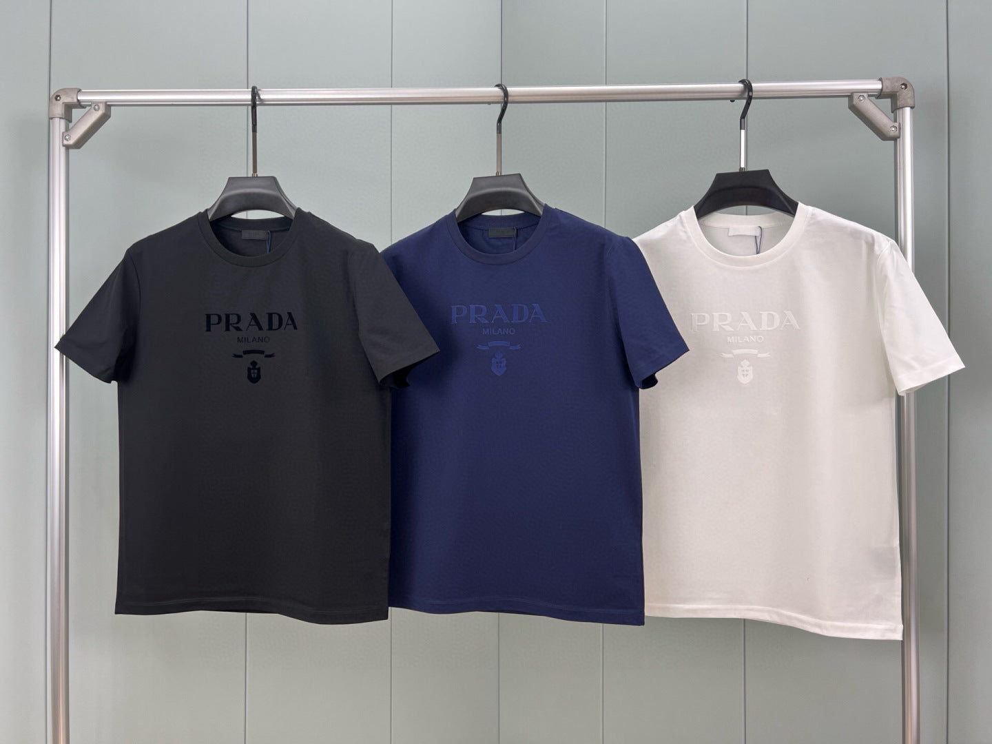 LuxluxHouse Best Quality Clothes T-shirt Prada