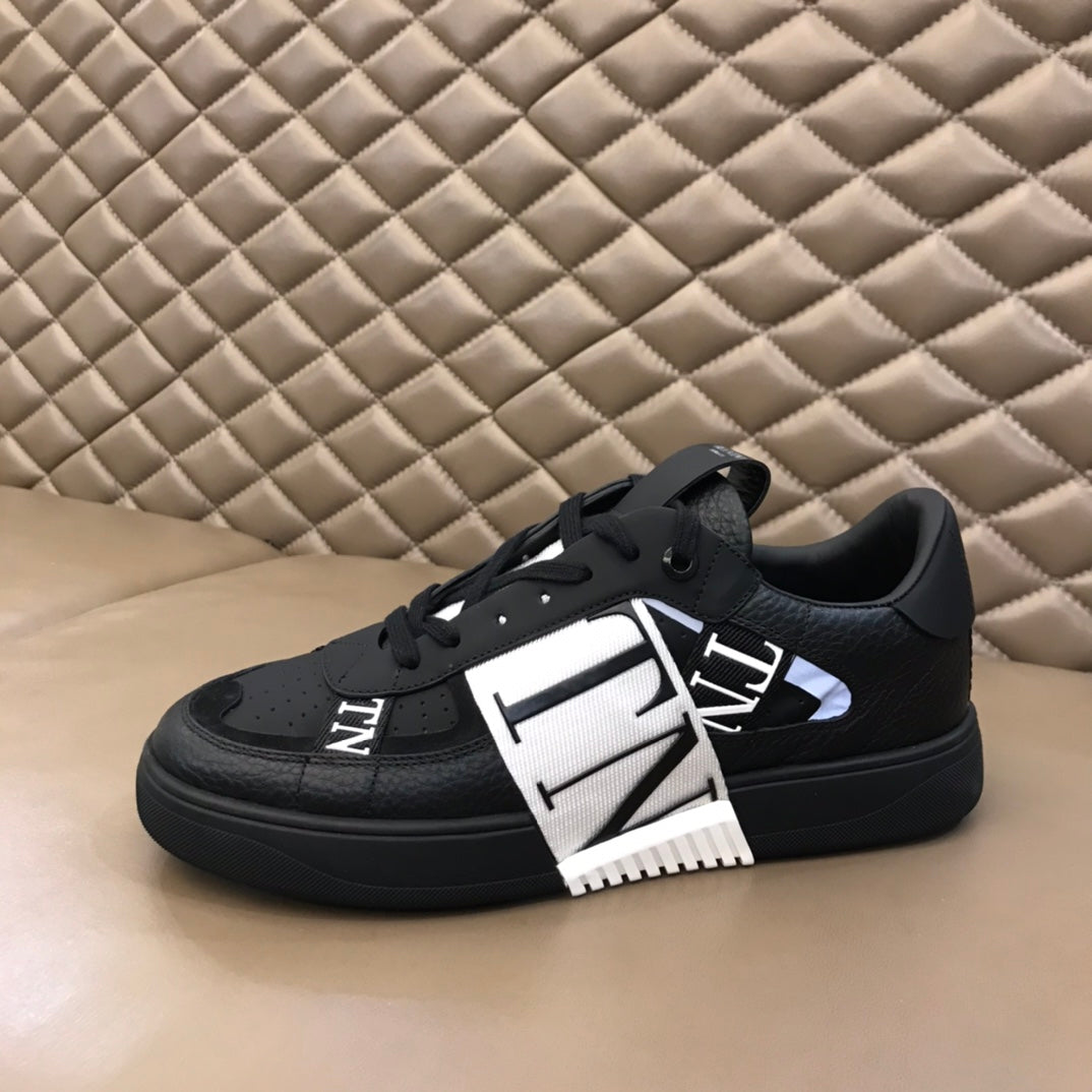 LuxluxHouse Best Quality Shoes Valentino