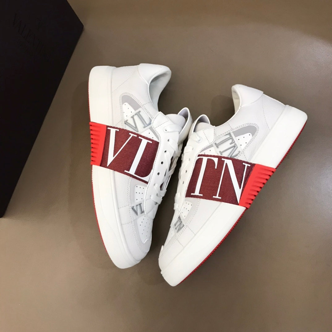LuxluxHouse Best Quality Shoes Valentino