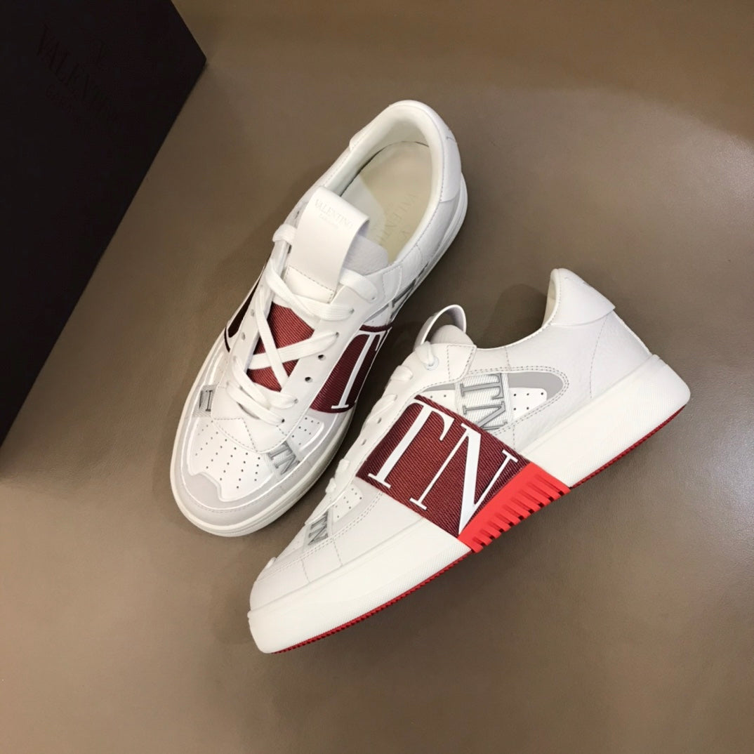 LuxluxHouse Best Quality Shoes Valentino