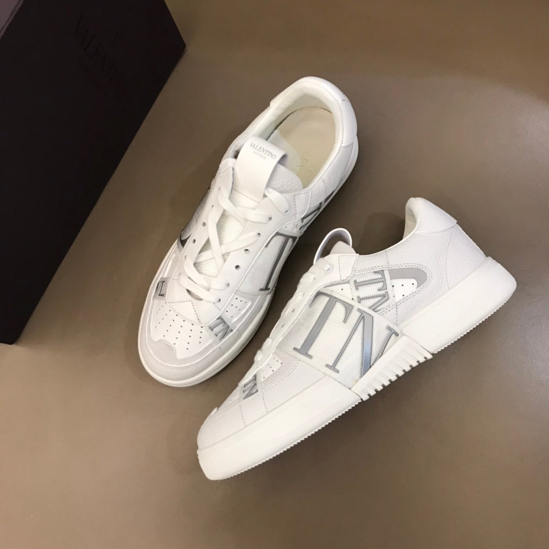 LuxluxHouse Best Quality Shoes Valentino