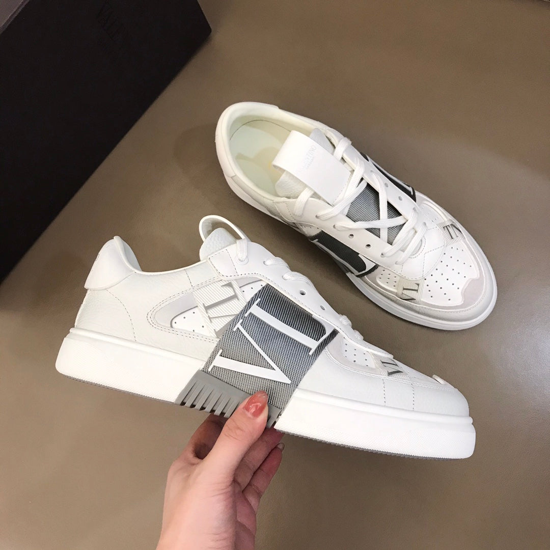 LuxluxHouse Best Quality Shoes Valentino